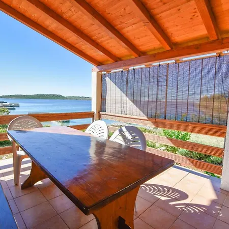 House Marina Tkon