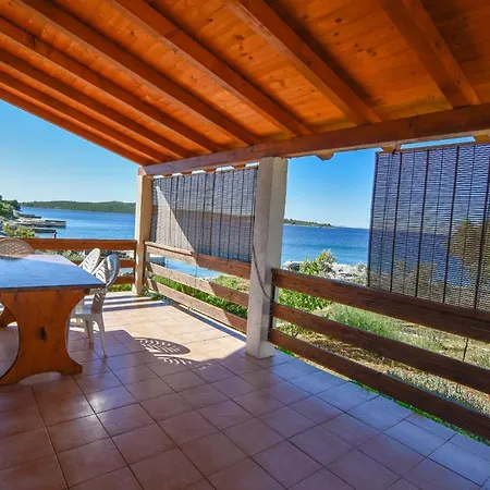Prázdninový dům House Marina Tkon